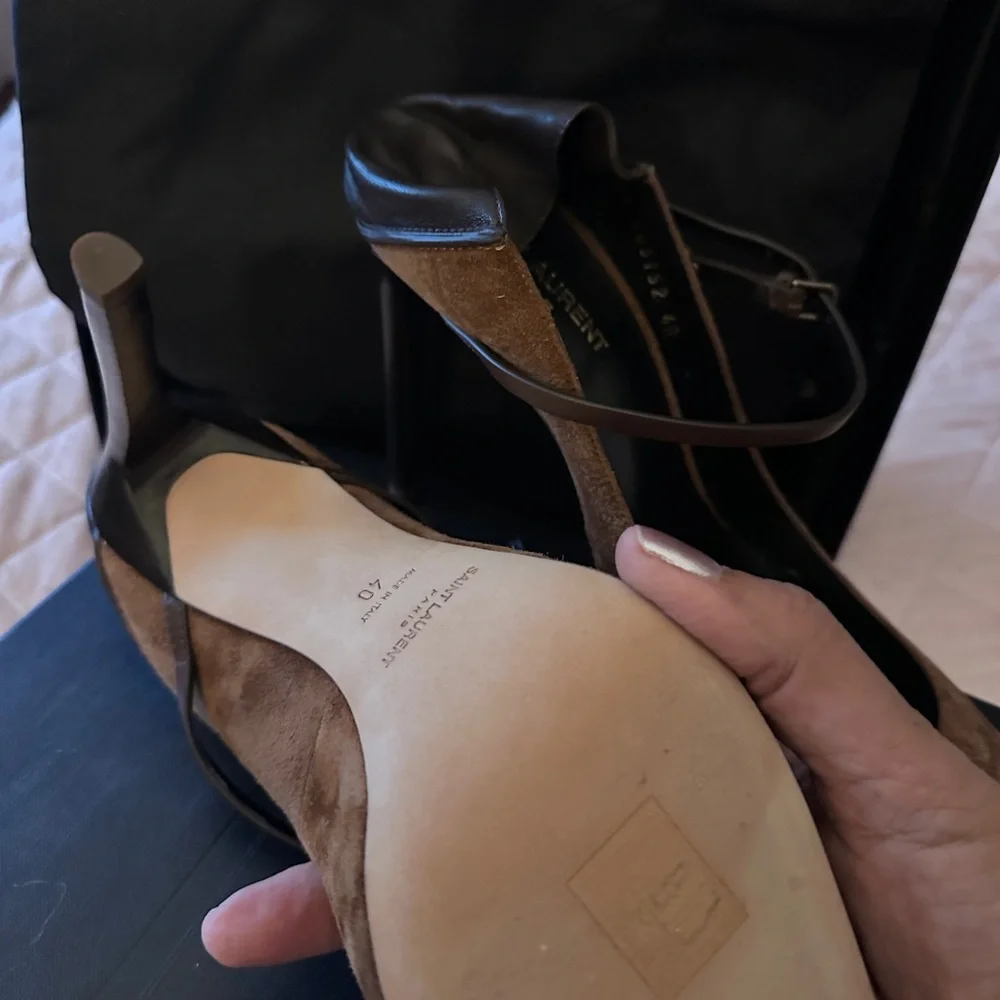Saint Laurent brown suede and brown leather pumps, like new, box and dust bag. - Picture 3 of 6